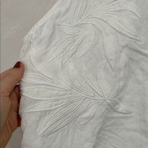 Ann Taylor white linen halter top embroidered size small petite - Picture 3 of 7